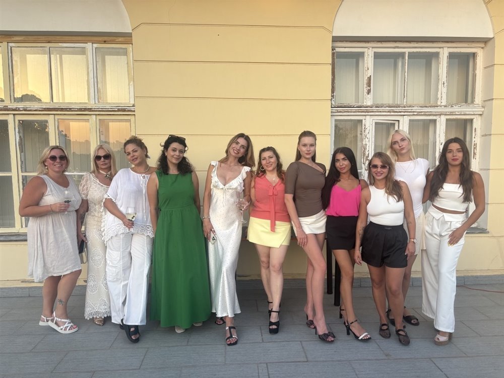 Жіночий клуб «Про що говорять жінки?!»